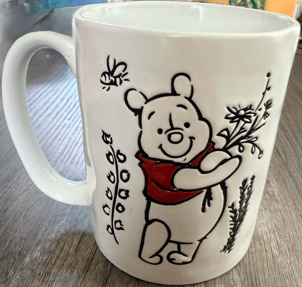 Silver Buffalo Disney Winnie the Pooh Floral Portrait 17 oz Ceramic Mug